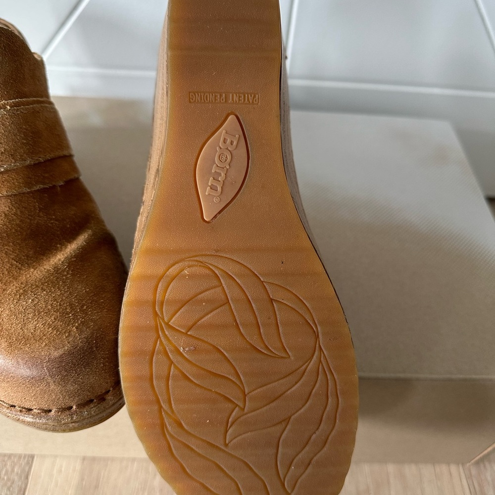 Born Clogs In Camel , Size 9 ( New Without Box) - image 3